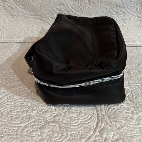 NUDESTIX HANGING COSMETIC CASE, NWT - Picture 5 of 16